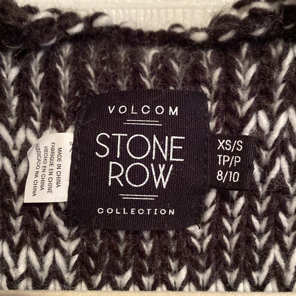 Volcom Southwest Tribal Aztec Zipper Hoodie Sweater - Picture 2 of 5